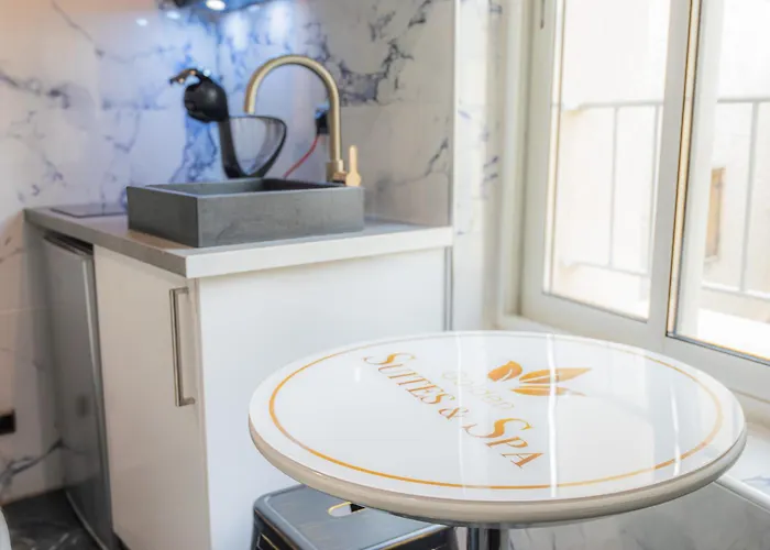 Le Saphir & Jacuzzi 게스트하우스 마노스크